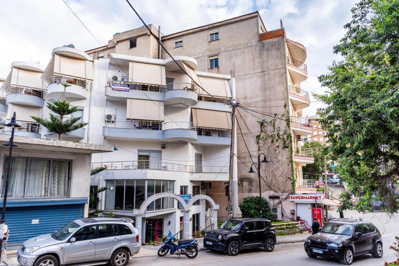 Work-Friendly Central Apartments, Sarande Bagian luar foto