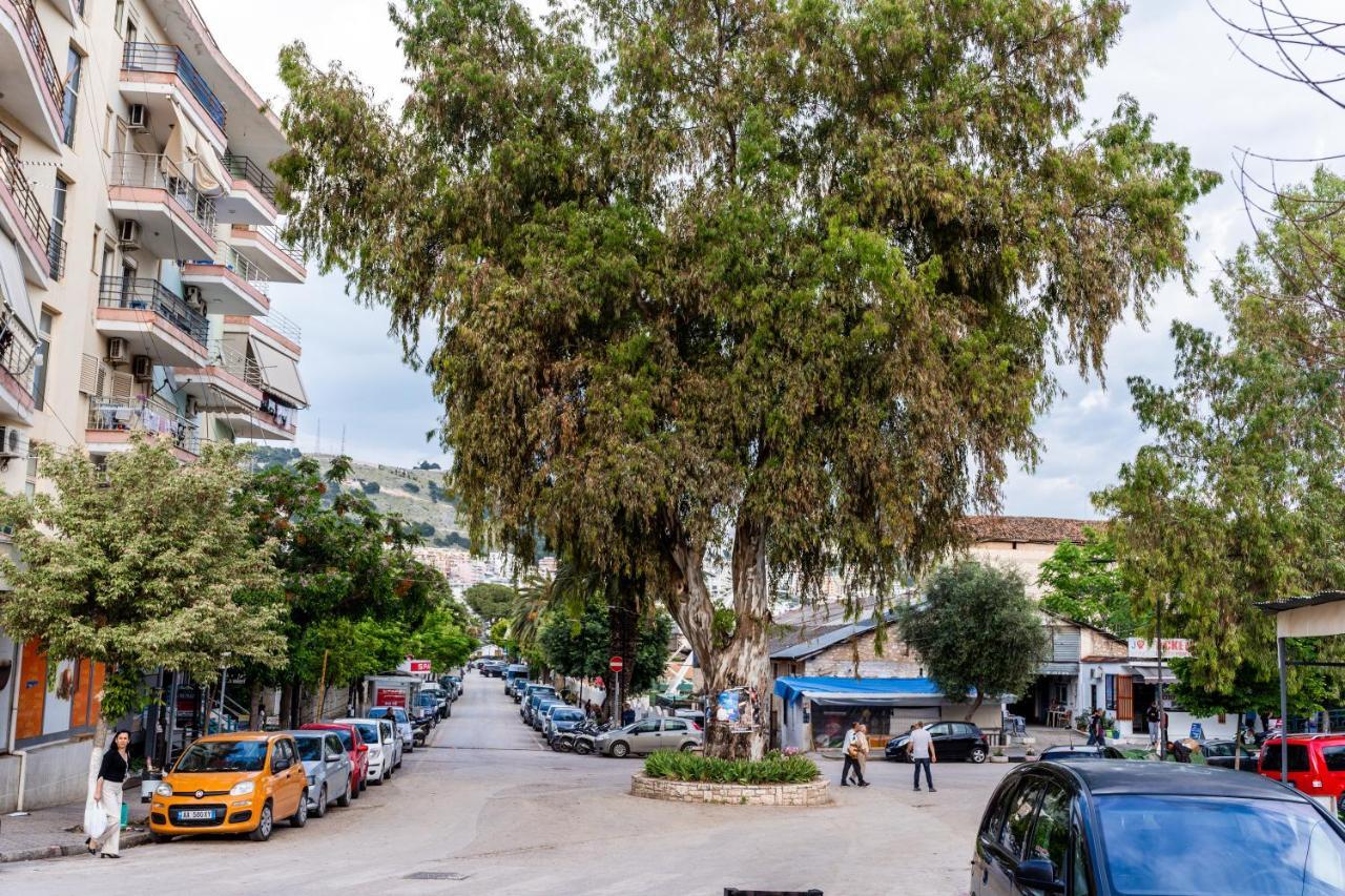 Work-Friendly Central Apartments, Sarande Bagian luar foto