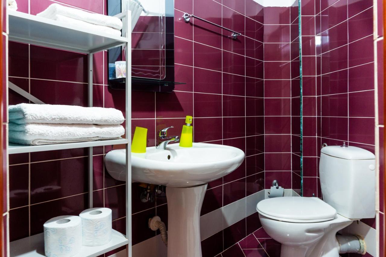 Work-Friendly Central Apartments, Sarande Bagian luar foto