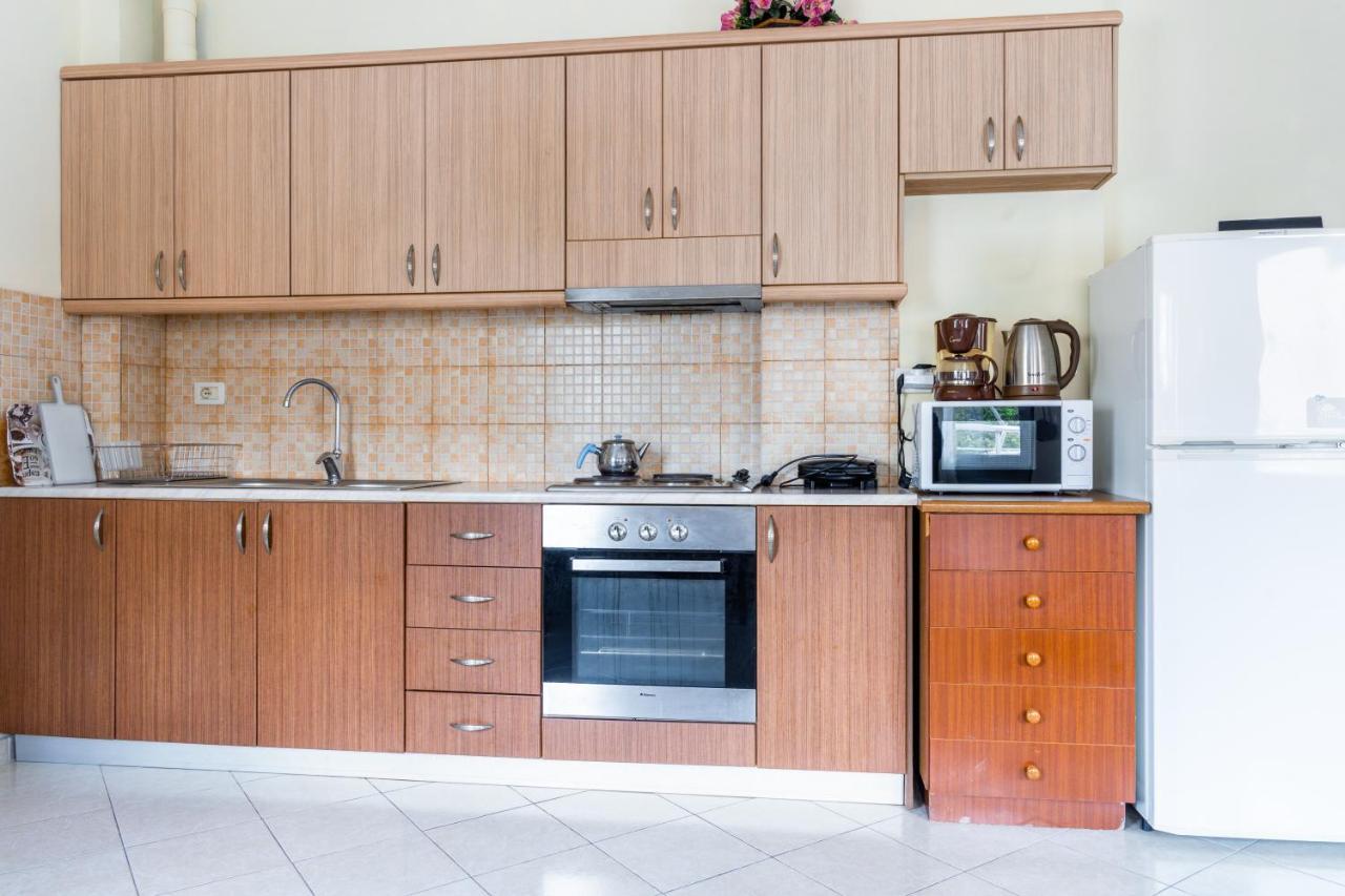 Work-Friendly Central Apartments, Sarande Bagian luar foto