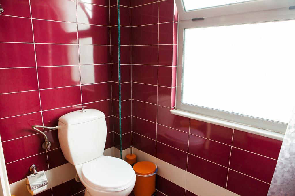 Work-Friendly Central Apartments, Sarande Bagian luar foto