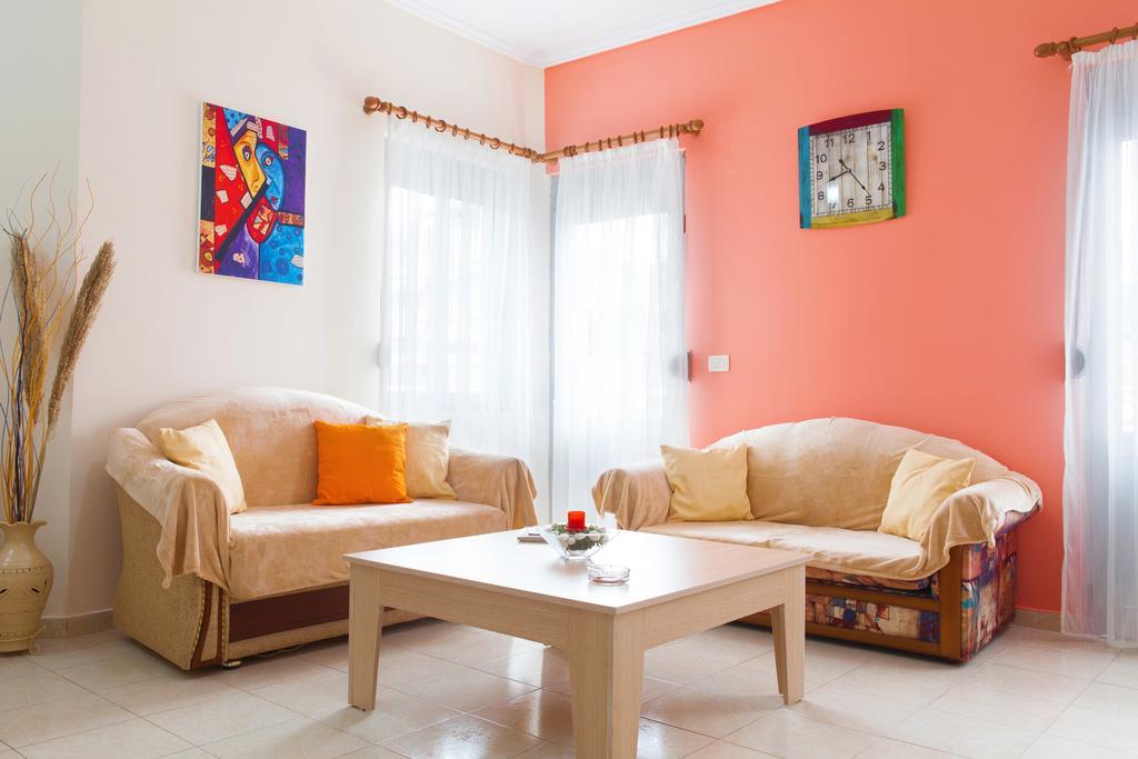 Work-Friendly Central Apartments, Sarande Bagian luar foto